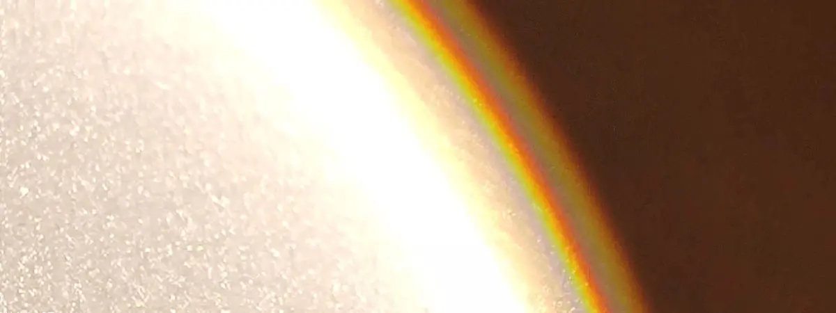 Esempio di arcobaleno artificiale.