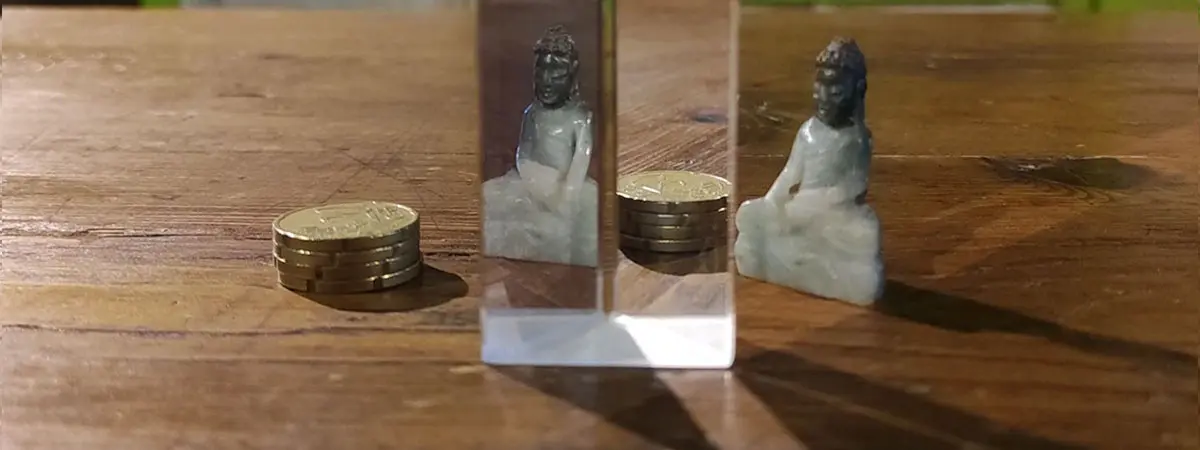 Esempio di riflessione totale.